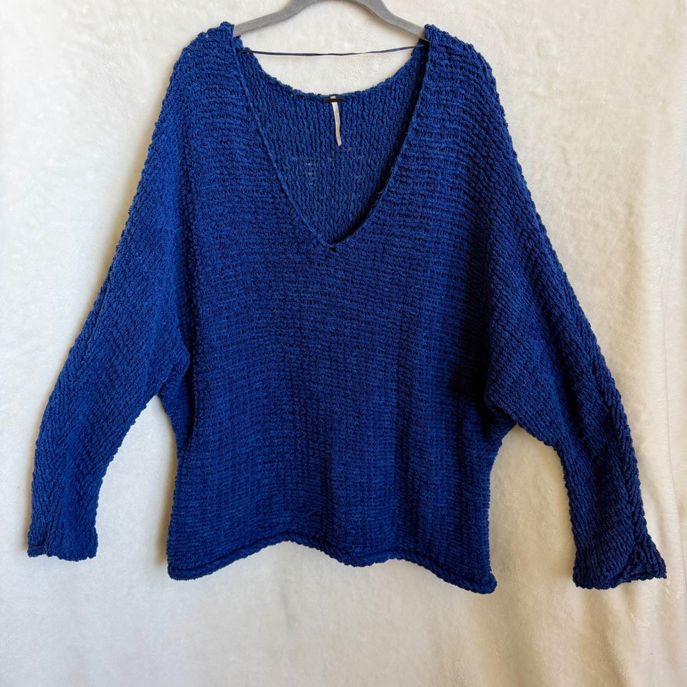 Free People Navy Popcorn Knit Oversized V-Neck Sweater Size L Dolman Sleeve